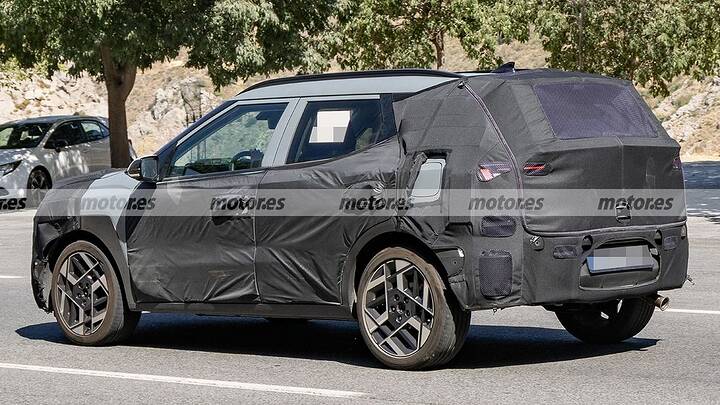 imgi_57_hyundai-bayon-2027-fotos-_newcarscoops_11
