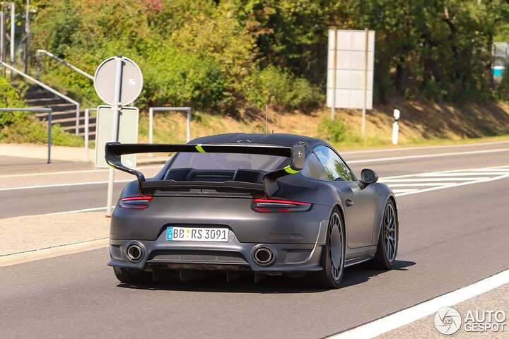 Manthey Racing has been caught testing a Porsche 991 GT2 RS at the Nürburgring, and early signs (8)