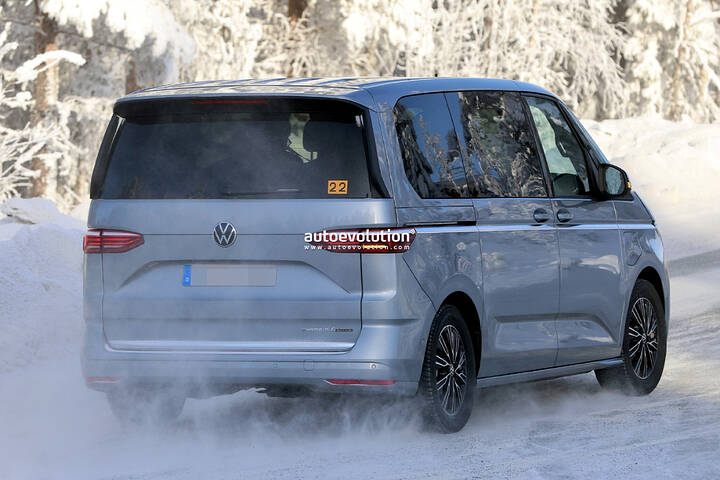 2027 Volkswagen T7 Multivan newcarscoops 0001