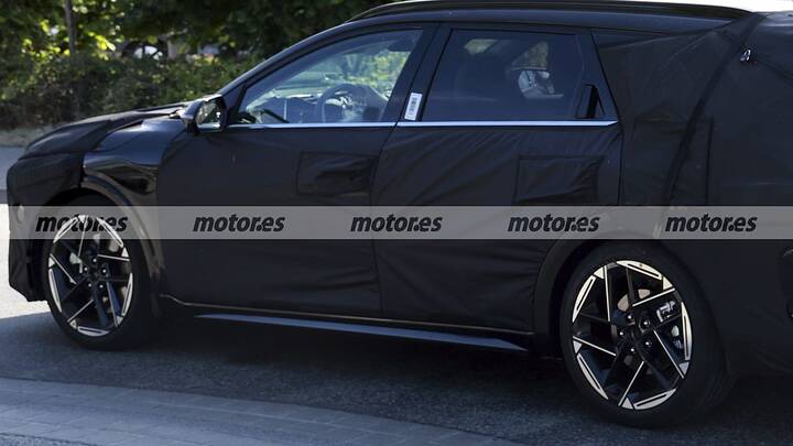 El nuevo familiar de KIA cazado en estas primeras fotos espía tiene algo del Optima… y apunta directo al Passat 16