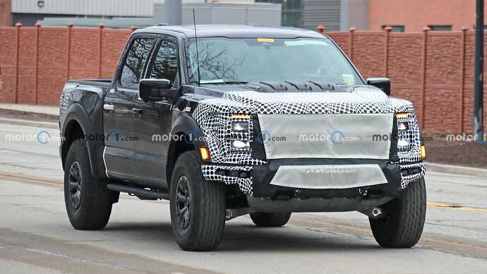 ford-f-150-raptor-r-front-view-refresh-spy-photo (4)