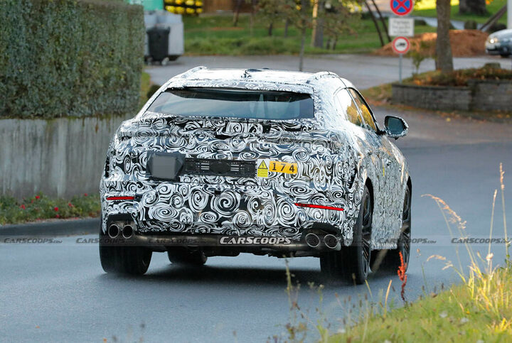 https___www.carscoops.com_wp-content_uploads_2023_11_Lamborghini-PHEV-scoop-spy-shots-00006-1024x687