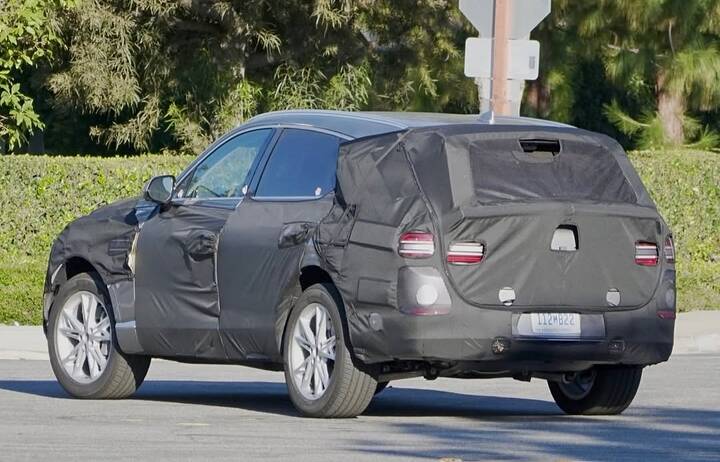 c2b65b28-b4ec-4126-9696-3f513b1eda21