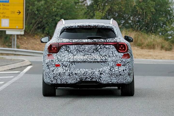 2027-mercedes-amg-gla-electric-sheds-more-camo-now-that-the-donor-benz-is-out-in-the-wild_13