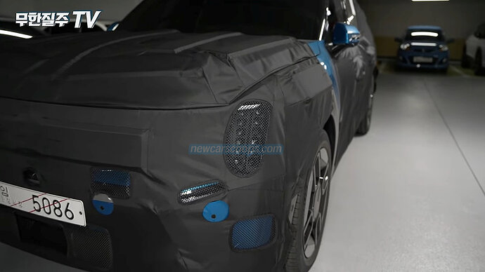 2023_Kia_EV9_Spyshot_Newcarscoops.com_20