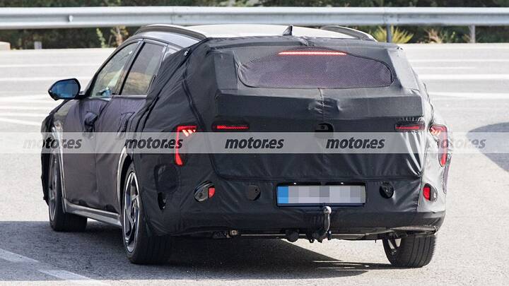 kia-k4-estate-2026-fotos-espia-2025109798-1756496607_13