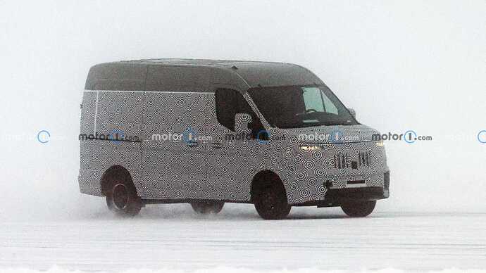 new-renault-master-first-spy-photo (2)