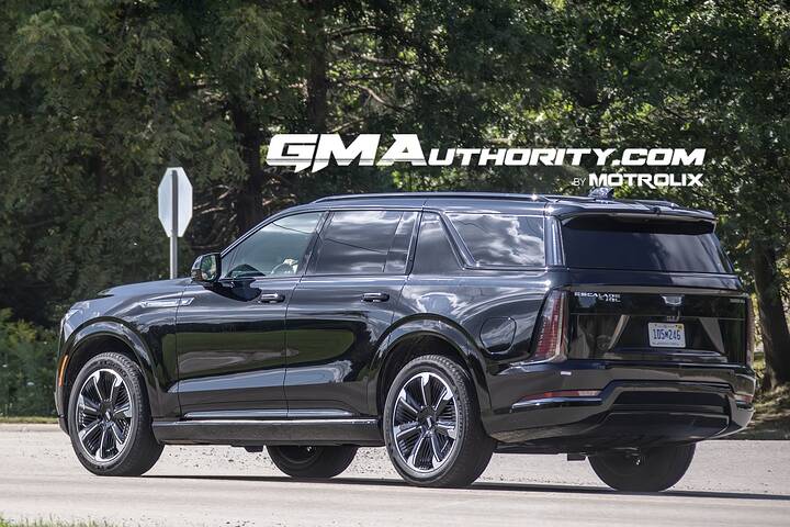 cadillac-escalade-iql-sport-first-photos-august-2024-exterior-007-side-rear-three-quarters