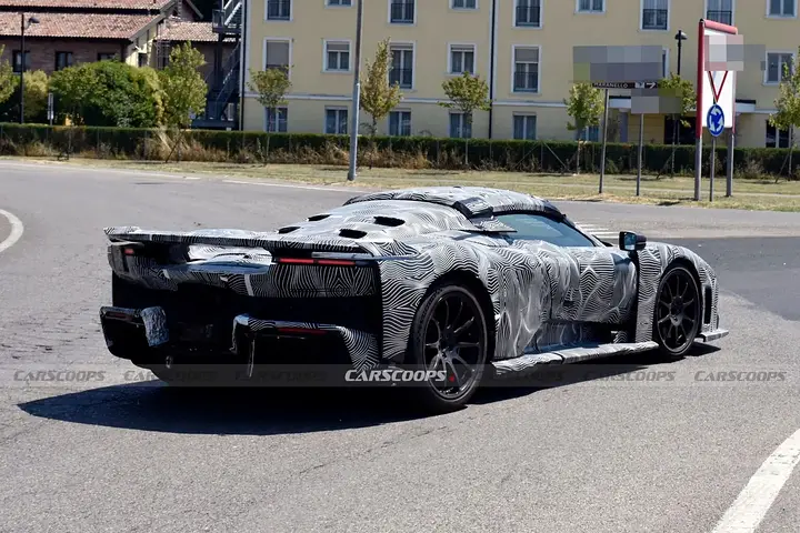 Ferrari-F80-Aperta-Spy-Shots-09-1536x1024