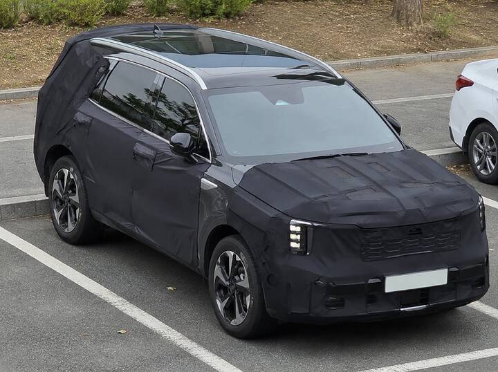 2027 Kia Sorento facelift _ newcarscoops_ (6)