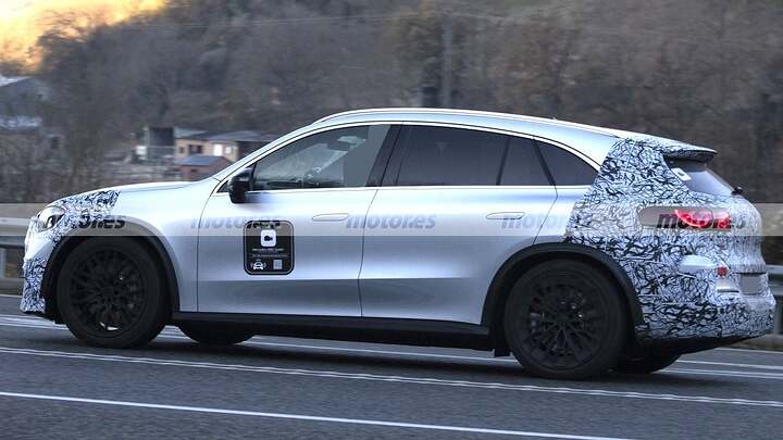 El Mercedes-AMG GLC 53 EQ se destapa, un futuro SUV eléctrico extremo con más potencia de la que imaginas 11