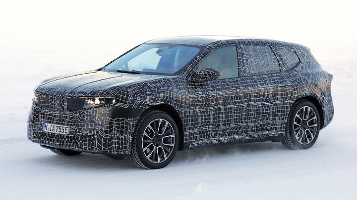 BMW Neue Klasse SUV spyshots 002_xcjrma