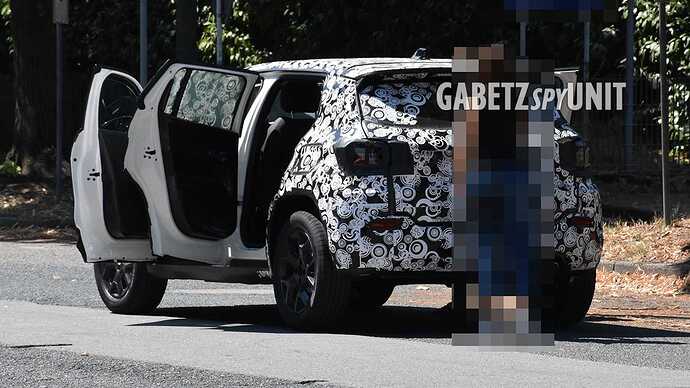 2023-jeep-junior-or-jeepster-spy-shots (4)