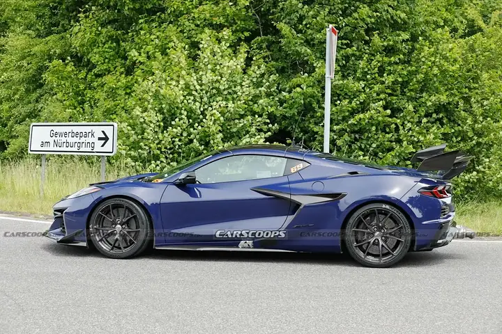 Corvette-C8-Zora-scoop-00007-1536x1025