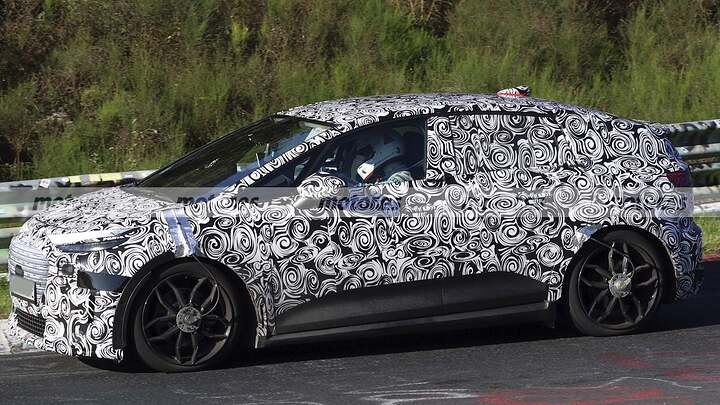 audi-sq2-e-tron-2027-fotos-espia-nurburgring-2025111149-1763571338_8
