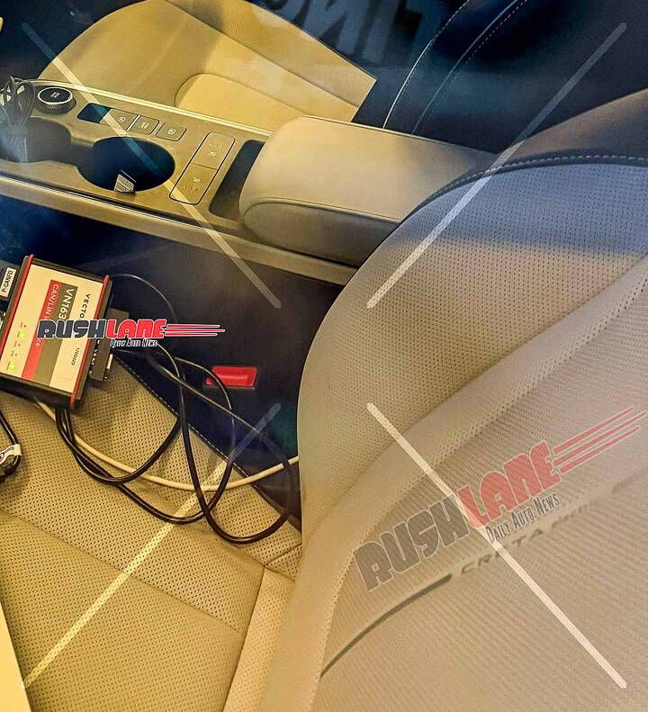 hyundai-creta-ev-interiors-spied-leak