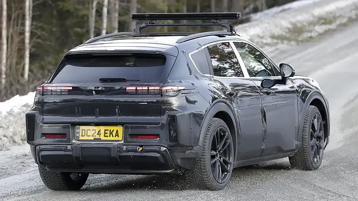 Bentley SUV EV Mule - rear 3_4_qyl41c