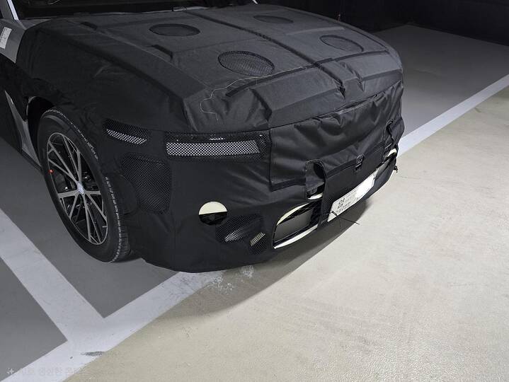 imgi_25_genesis-g90-facelift_newcarscoops_2