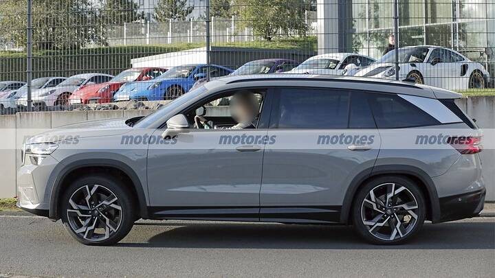 skoda-kodiaq-rs-2025-fotos-espia-nurburgring-2024104867-1729671355_6