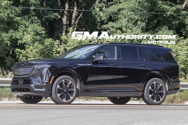 cadillac-escalade-iql-sport-first-photos-august-2024-exterior-001-side-front-three-quarters