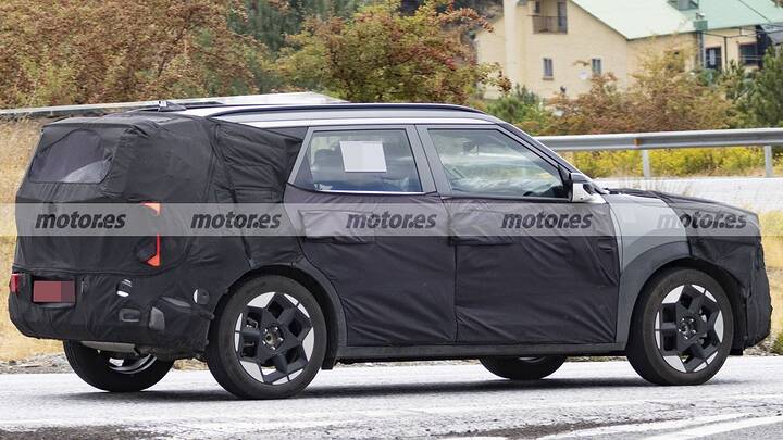 kia-seltos-hybrid-2026-fotos-espia-2025111232-1763998769_9