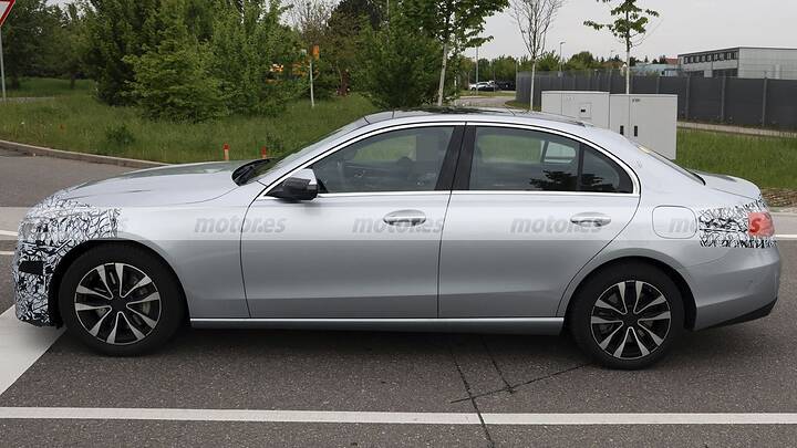 mercedes-clase-c-facelift-fotos-espia-2026-2025108086-1746784291_9