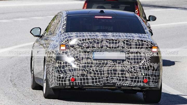 bmw-serie-5-restyling-2026-fotos-espia-2025109607-1755169560_14
