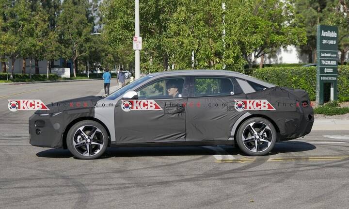 imgi_73_2027-hyundai-elantra-pleos-connect-7-1024x614