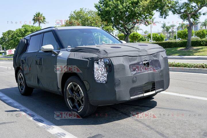 kia-telluride-spied-up-close-8-scaled