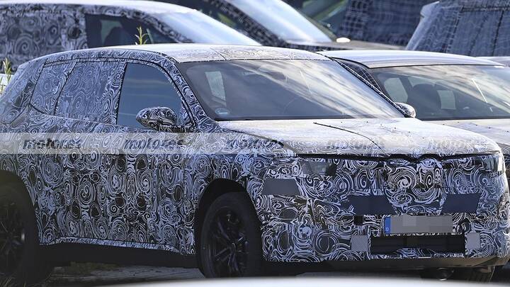bmw-ix1-fotos-espia-2027-2025109953-1757085754_3