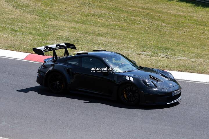 imgi_43_porsches-new-911-gt2-rs-spied-time-to-dump-that-gt3-rs_6