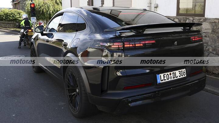 Porsche is preparing an electric Cayenne Coupé Turbo GT that promises crazy figures.
