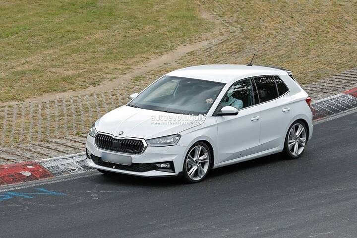 imgi_64_2026-skoda-fabia-rs-potentially-spied-may-feature-volkswagen-polo-gti-muscle_15