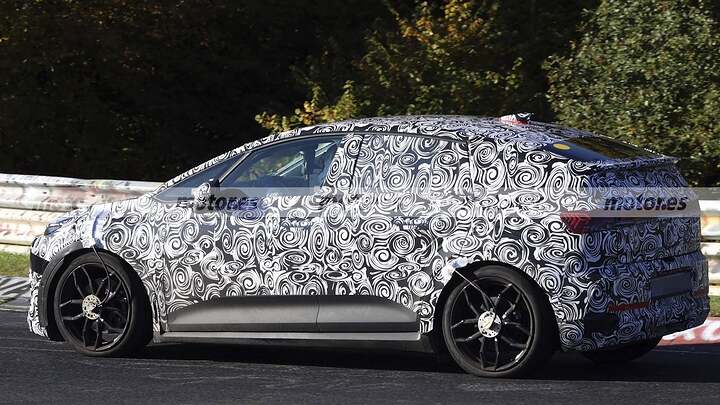 audi-sq2-e-tron-2027-fotos-espia-nurburgring-2025111149-1763571340_10