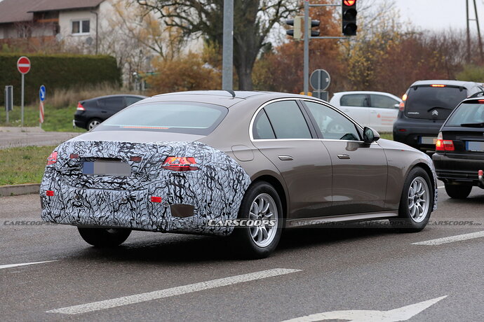 2024-Mercedes-E-Class-S-Baldauf-12