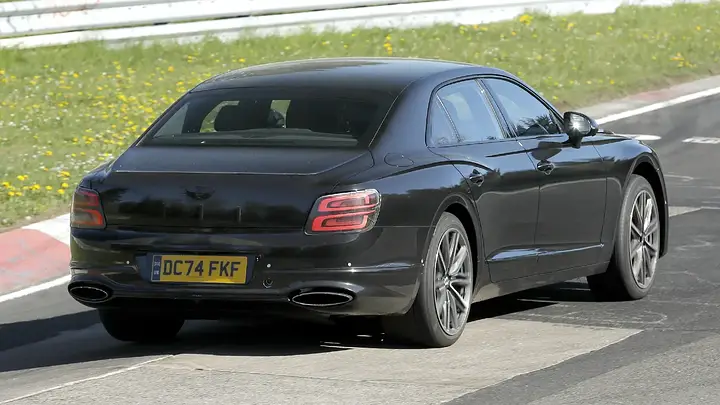 Bentley Flying Spur spied 07-newcarscoops