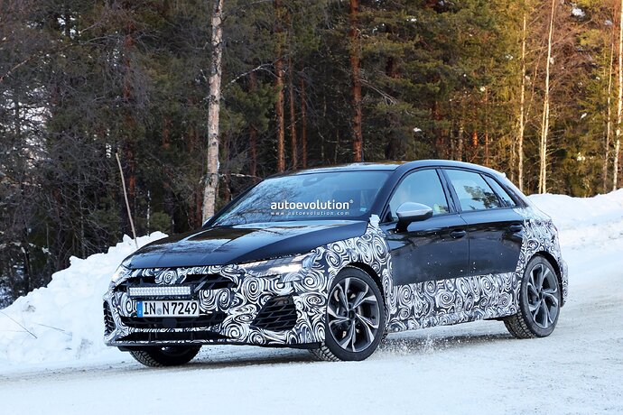 facelifted-audi-s3-spied-with-smaller-grille-maybe-bmw-can-learn-a-thing-or-two-from-it_14
