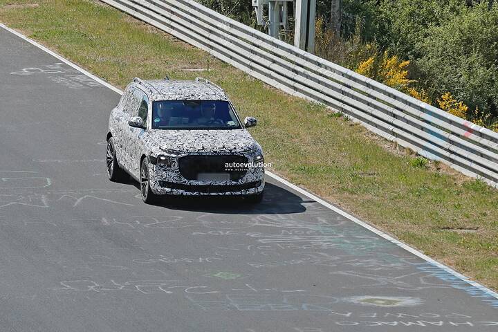 imgi_45_audi-sq9-spied-testing-at-the-nurburgring-will-rival-mercedes-amgs-gls-63_1