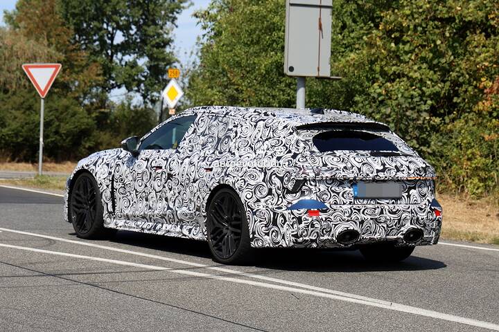 imgi_44_audis-all-new-rs-6-avant-spied-should-the-bmw-m5-touring-worry-about-it_11