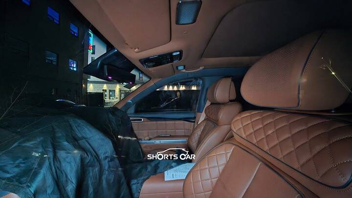 Genesis GV90 6-seater interior6f6f6_1766702123_5066_950x535