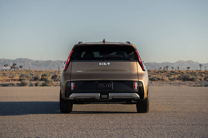 24868_2027_Niro