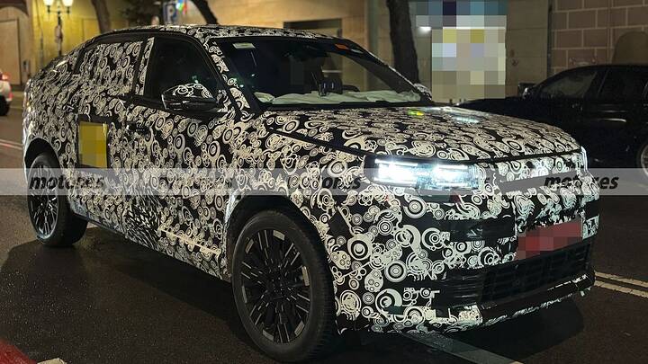 fiat-panda-fastback-coupe-2027-fotos-espia-2026112116-1768859577_9