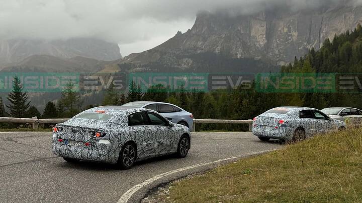 imgi_21_mercedes-c-class-with-eq-technology-spy-shots