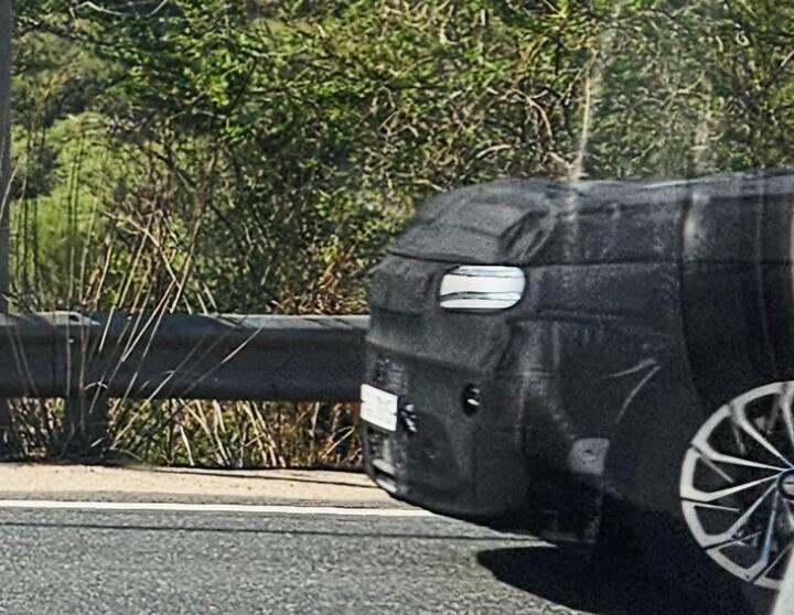 thumb-2027 Genesis GV90_newcarscoops17766890552819950x737