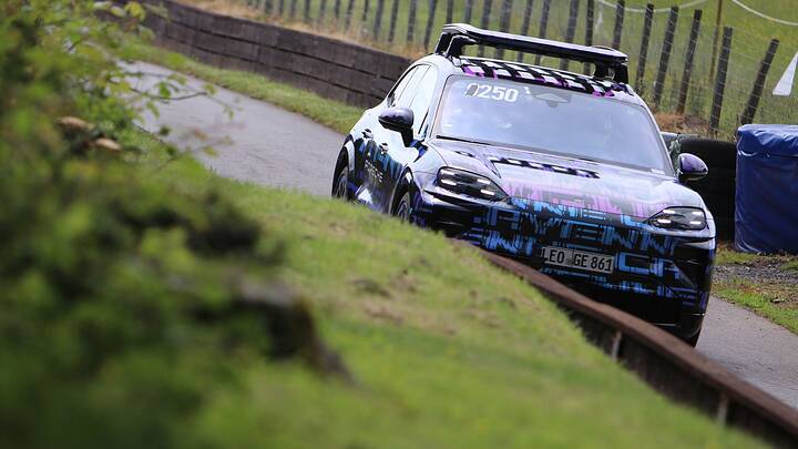 Porsche Cayenne EV prototype at 2025 Shelsley Walsh Hill Climb