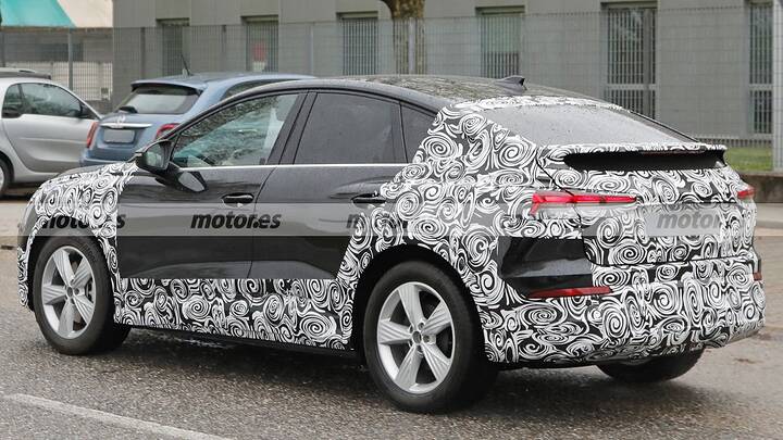 audi-q4-sportback-facelift-2026-fotos-espia-2025107924-1745923134_9