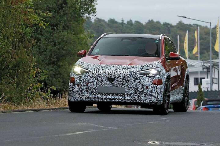 2027-mercedes-amg-gla-electric-sheds-more-camo-now-that-the-donor-benz-is-out-in-the-wild_1