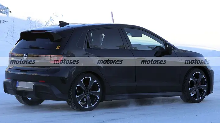 volkswagen-id-polo-fotos-espia-2026112492-1770713877_11