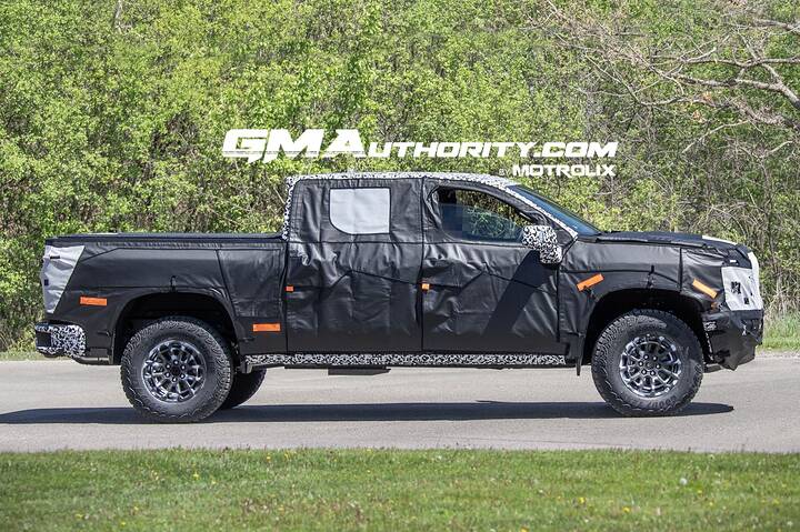2027-Chevrolet-Silverado-ZR2-1500-Prototype-Spy-Shots-May-2025-Exterior-006-side