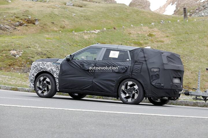 hyundais-2027-kona-skipping-the-mid-cycle-refresh-for-a-complete-redesign_11